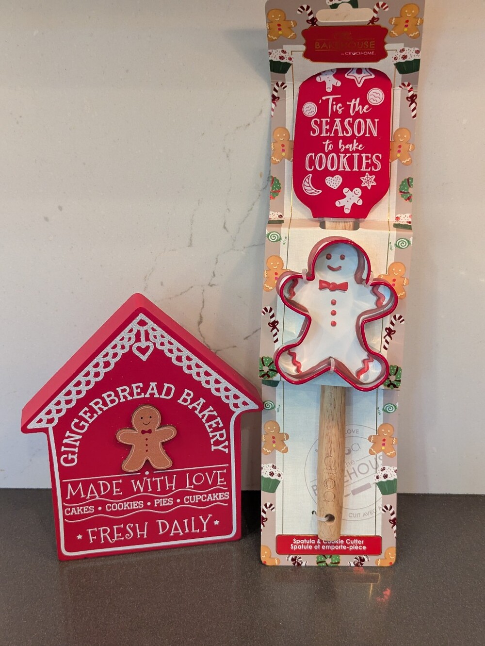 Holiday Gingerbread Decor Set